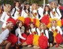 uscsonggirlsrosebowlgrp2.jpg