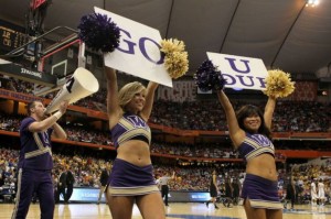 Washington Huskies cheerleaders