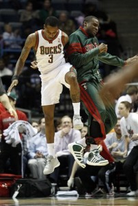 Brandon Jennings, Keyon Dooling