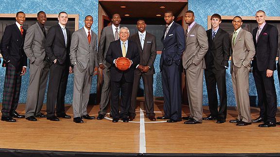 2003 vs 2017 NBA draft suits. : r/sports