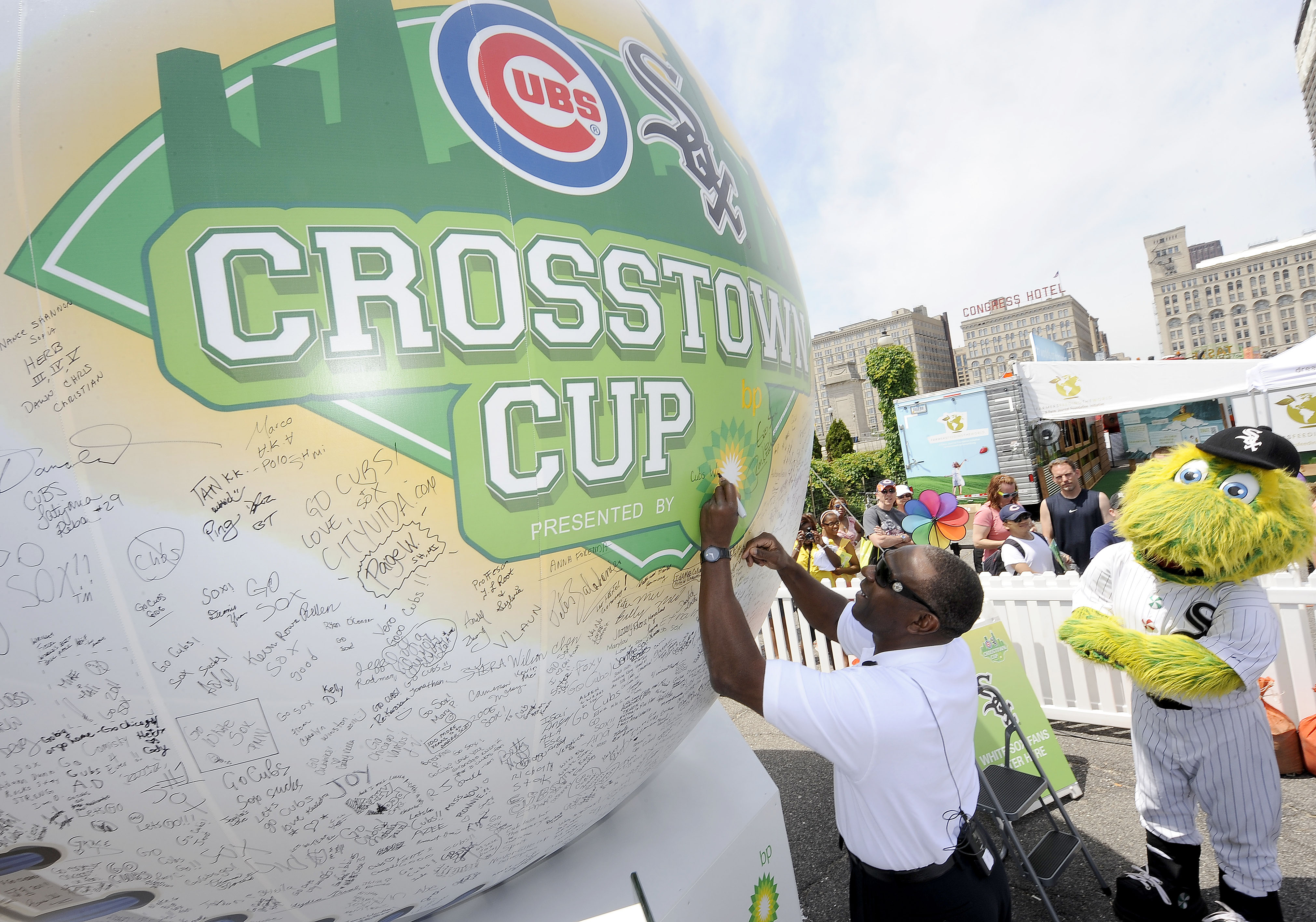Chicago Cubs Andre Dawson at BP Crosstown Cup