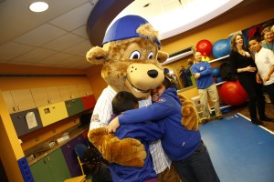 2014-cubs-convention-mascot-clark