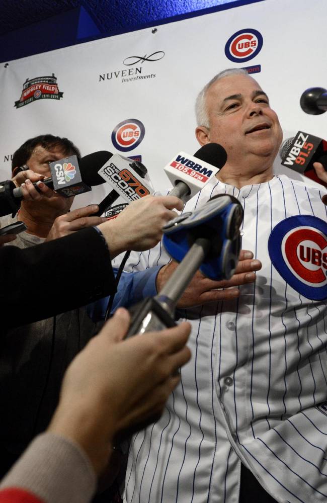 New Chicago Cubs Manager Rick Renteria meets Cub Nation